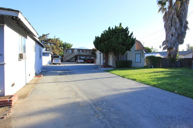 Building Photo - 11215 Mulhall St