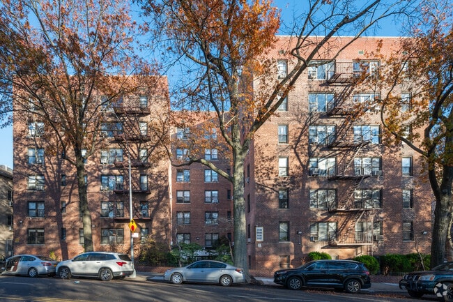 Building Photo - 2244 Bronx Park E