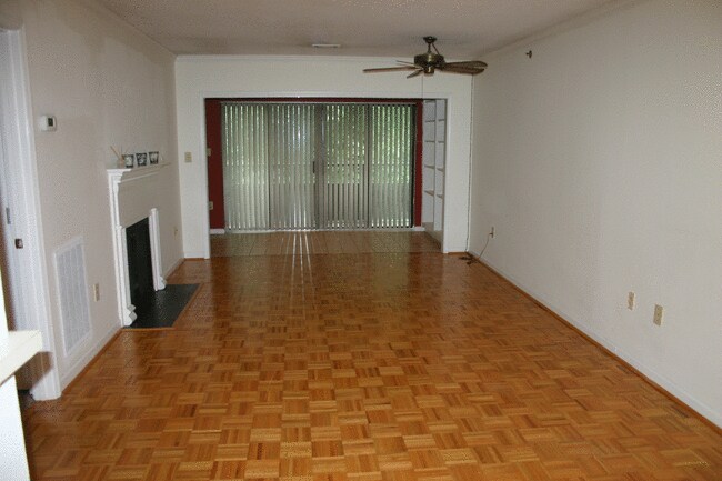 Living Room - 1108 Highland Bluff Dr SE