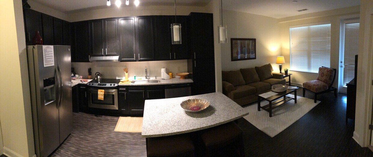 Foto principal - 5725 Carnegie Blvd