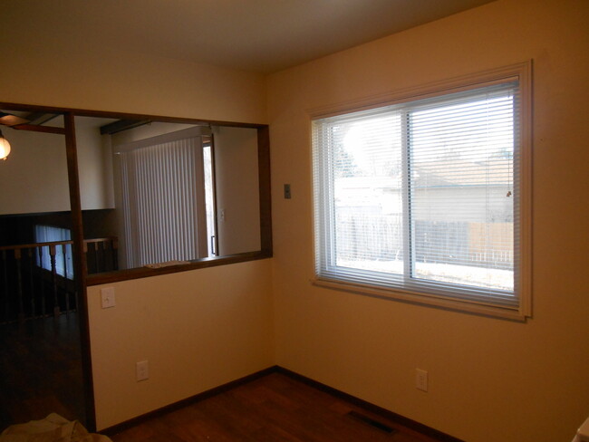 Foto del edificio - Three Bedroom Tri-Level Home in Garden Ranch