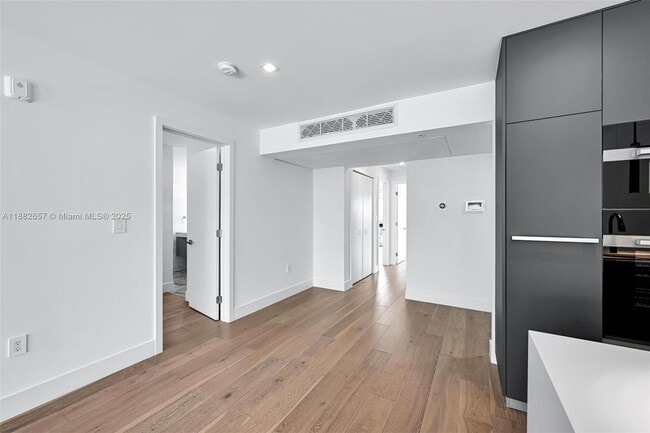 Building Photo - 204 Sunrise Dr