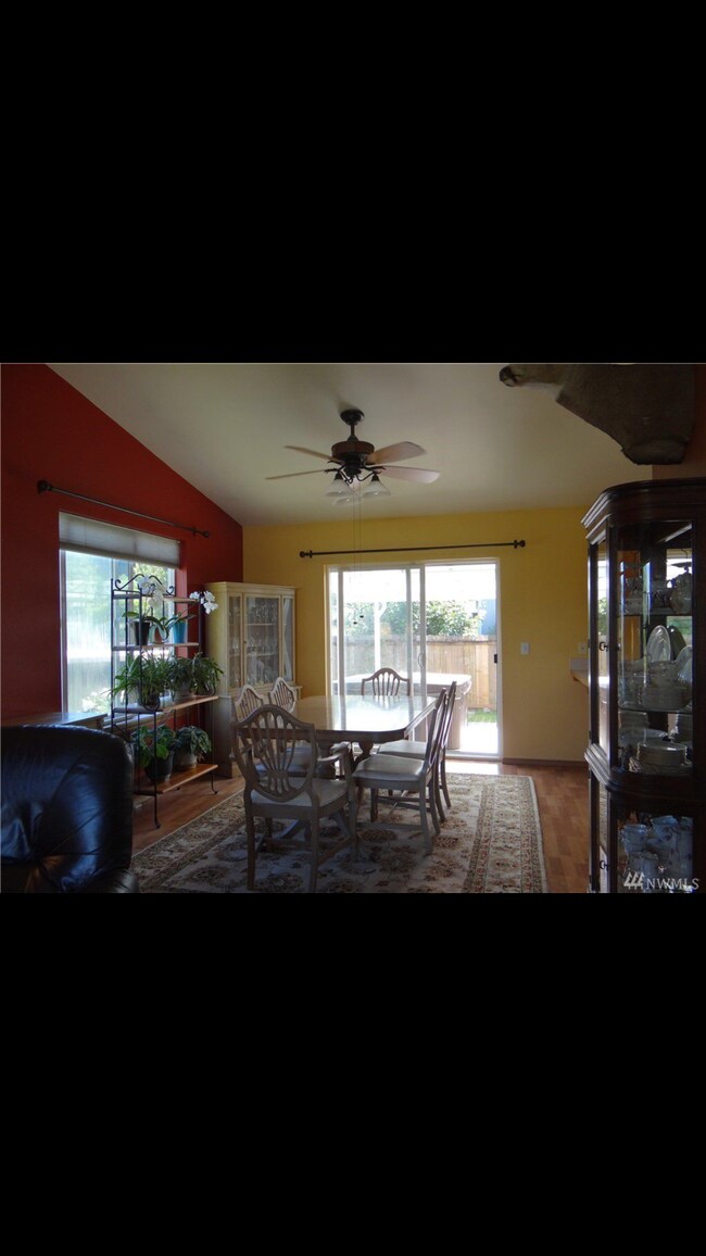 Foto del edificio - 559 Algona Blvd N