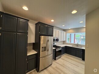Building Photo - 5 Meadowbrook