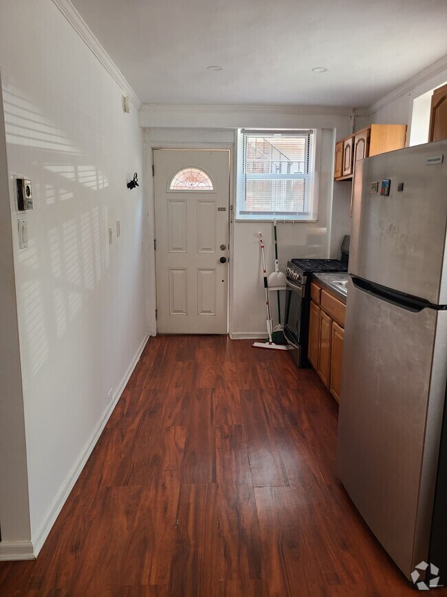 Building Photo - 708 Avenue Y