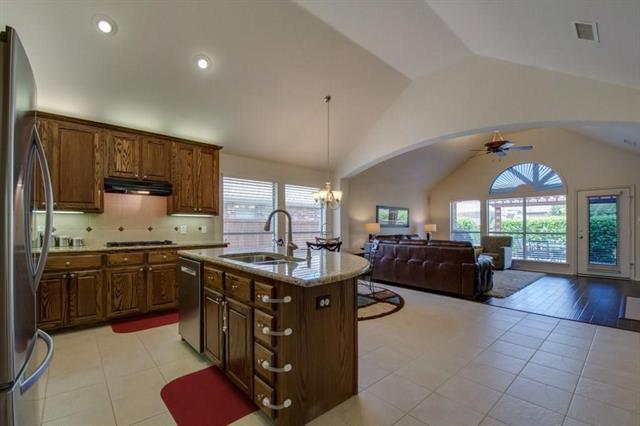 Foto del edificio - 914 White River Dr