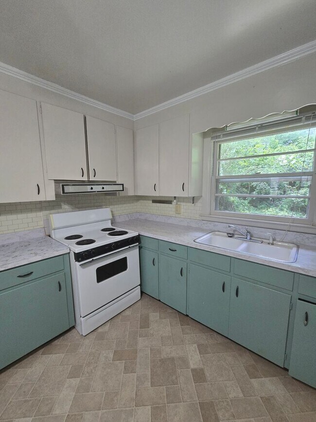 Foto del edificio - 1BD/1 BA + 1 CAR GARAGE - Duplex near East...