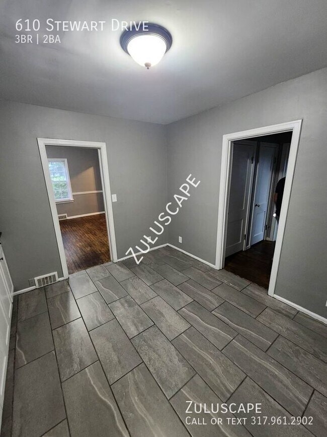 Building Photo - Spacious 3 bed/ 1.5 bath in New Castle.  T...