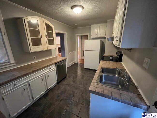 Foto del edificio - 1008 W Cedar St