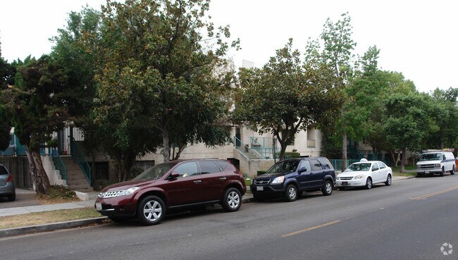 Foto del edificio - 700-702 E Harvard St