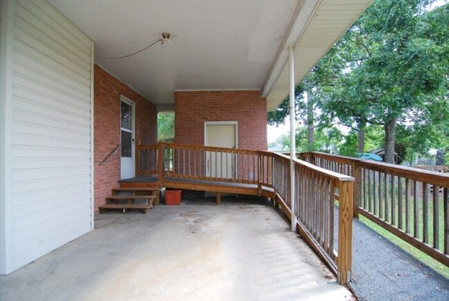 Building Photo - 2029 Gibraltar Rd