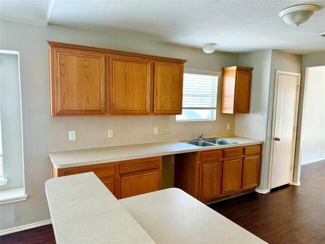 Building Photo - 7266 Junco Dr