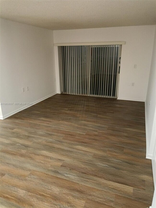 Building Photo - 1141 Lake Victoria Dr