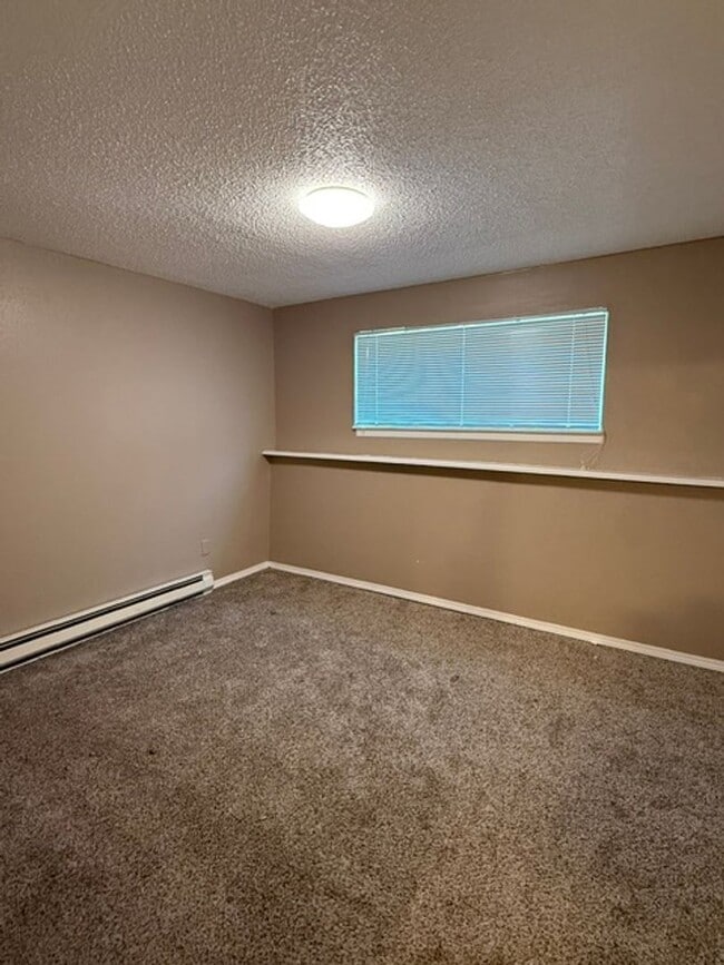 Building Photo - Comfortable 1 Bed / 1 Bath Steps away from EWU