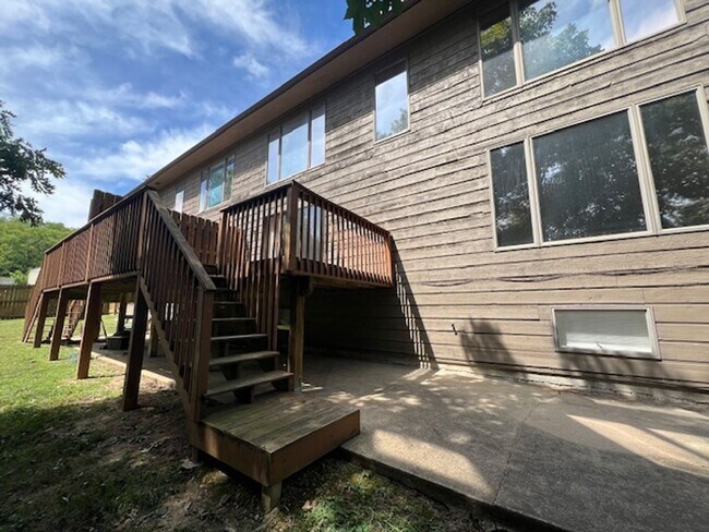 Foto del edificio - 201- 203 Briarcrest Ct