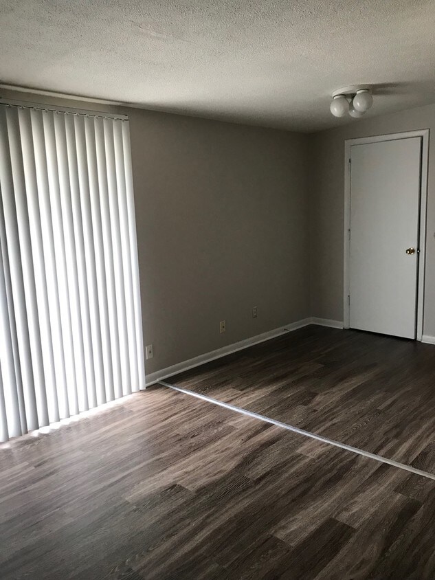 Primary Photo - 1523 Lincolnshire Dr