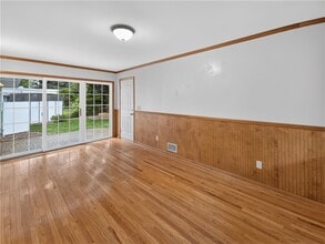 Building Photo - 69 Plaza Dr