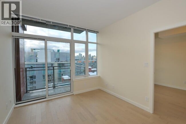 Building Photo - 38 W 1st Ave