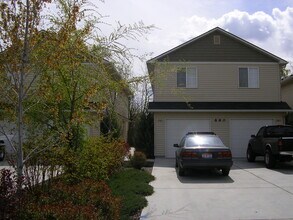 Building Photo - 880 N Whitewater Park Blvd