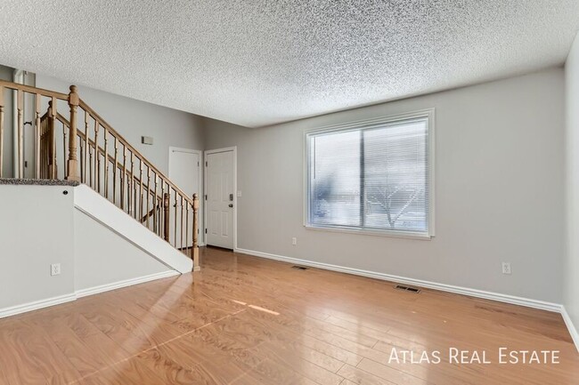 Building Photo - 14935 E Columbia Dr