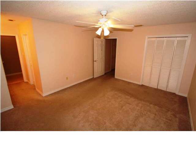 Building Photo - 2/2.5 Townhome Close to USA campus