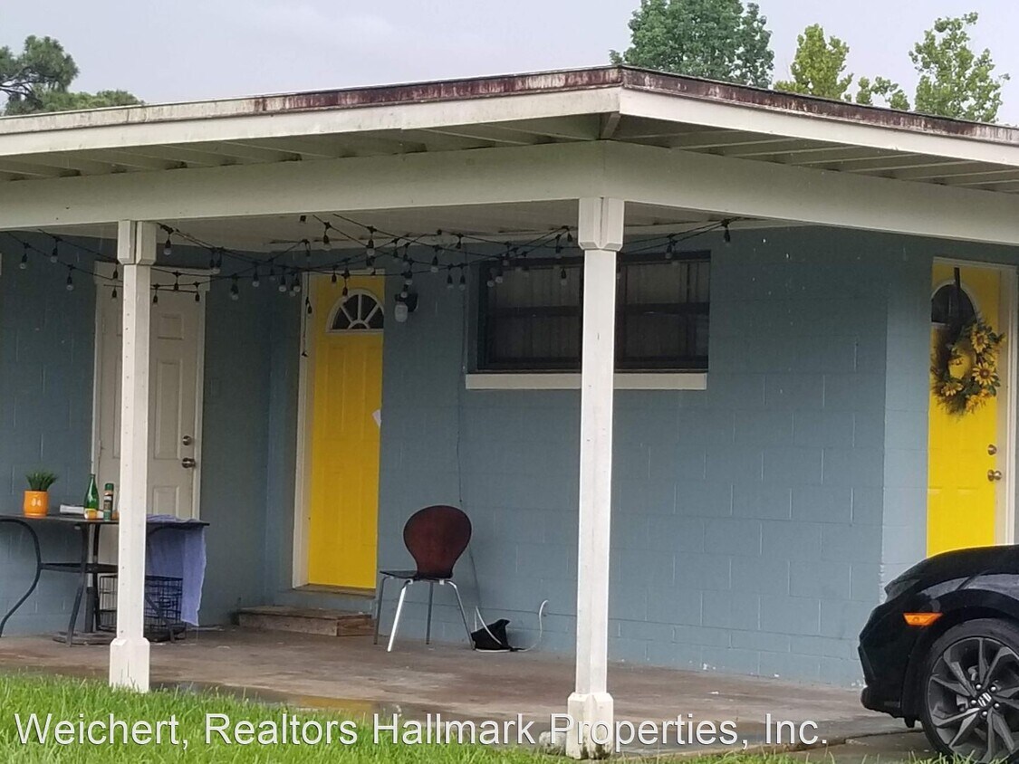 Primary Photo - 2 br, 1 bath House - 727 Engel Dr