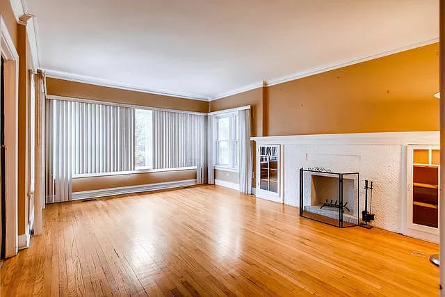 Building Photo - 7240 S Prairie Ave