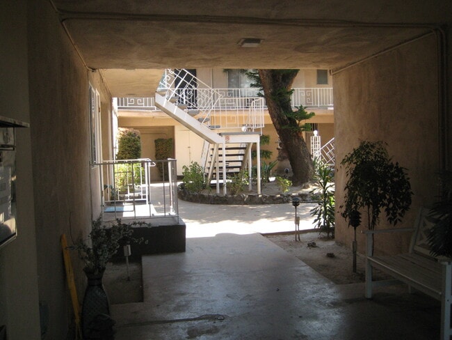 ENTERING INTO BUILDING COURTYARD - 5150 Woodman Ave