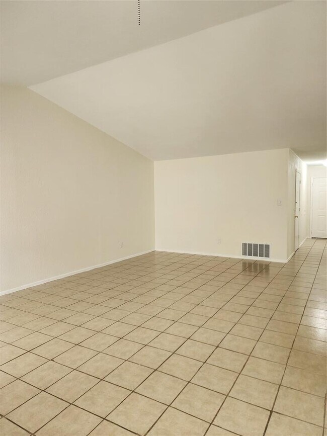 Foto del edificio - 502 Burlwood Ct