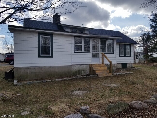 Building Photo - 1351 Macopin Rd