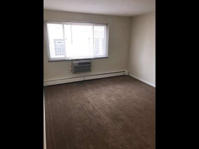 Foto del edificio - 1383 W 114th St