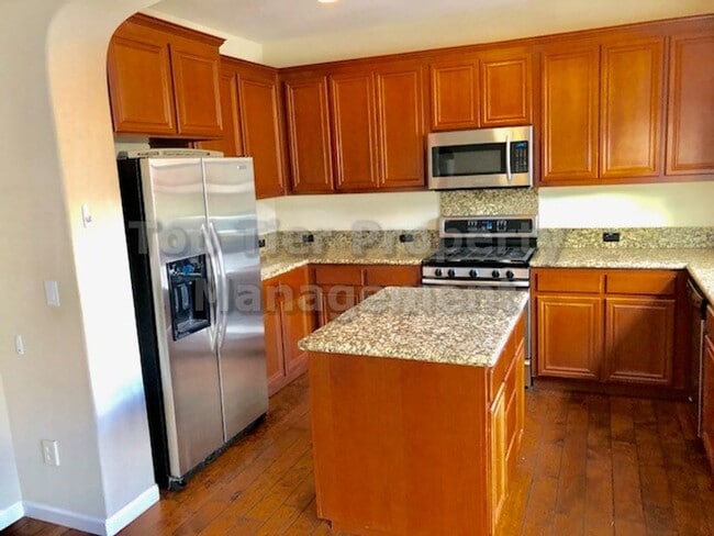 Foto del edificio - Beautiful 2 Bd/2.5 Ba/1,730 sqft Townhouse in San Ramon available for Lease