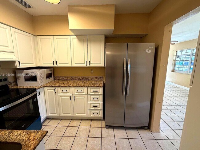 Foto del edificio - 14407 NE 5th Ave