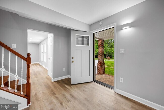 Building Photo - 1520 Dorchester Ave