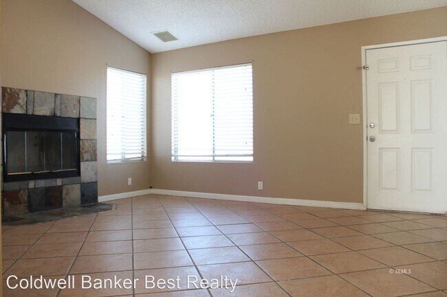 Building Photo - 3 br, 2 bath House - 1041 W. Iowa