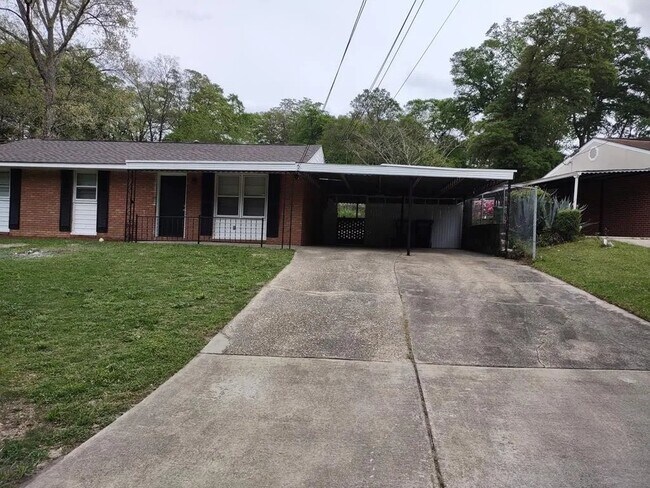 Building Photo - 4707 Wellborn Dr