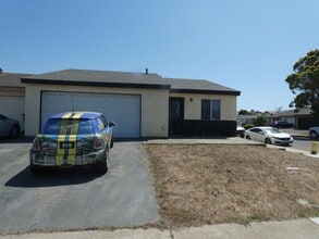 Building Photo - 4878 Sanchez Dr