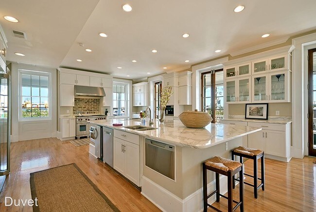 Foto del edificio - 8 br, 7 bath House - 729 East Bay Street