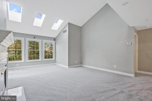 Building Photo - 12245 Fairfield House Dr