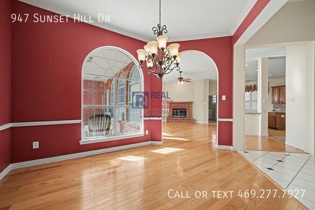 Foto del edificio - 947 Sunset Hill Dr