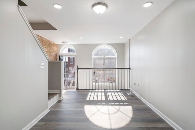 Building Photo - 1512 E Lafayette Ave