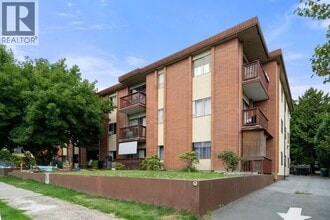 Building Photo - 325 Ash St