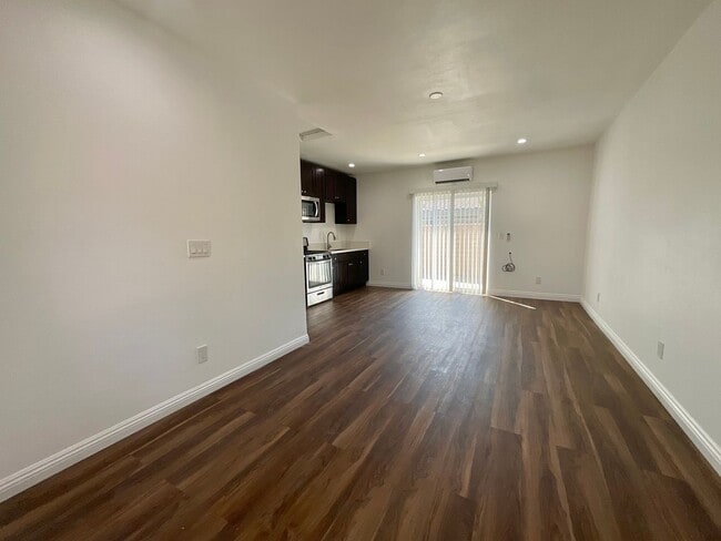 Foto del edificio - 1057 Circle City Dr
