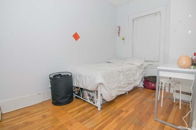 Foto del edificio - 41 Westland Ave