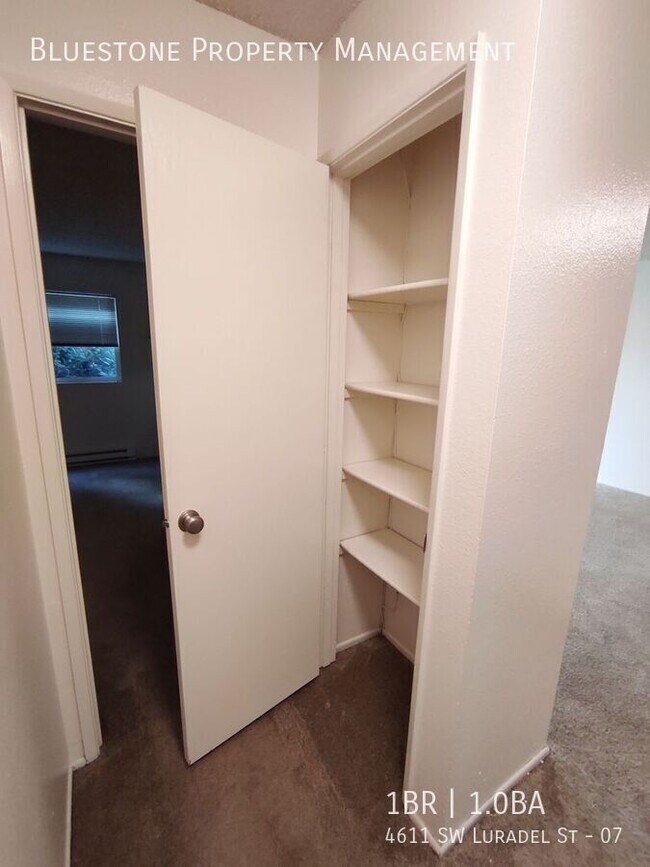Foto del edificio - 4611 SW Luradel St