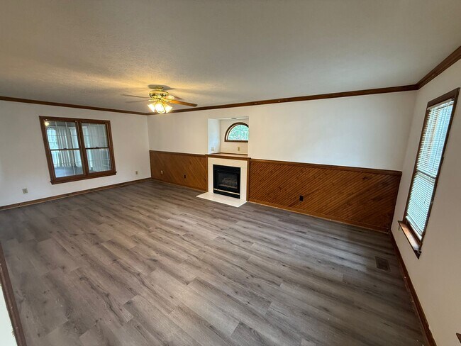 Foto del edificio - 8207 Whirlaway Dr