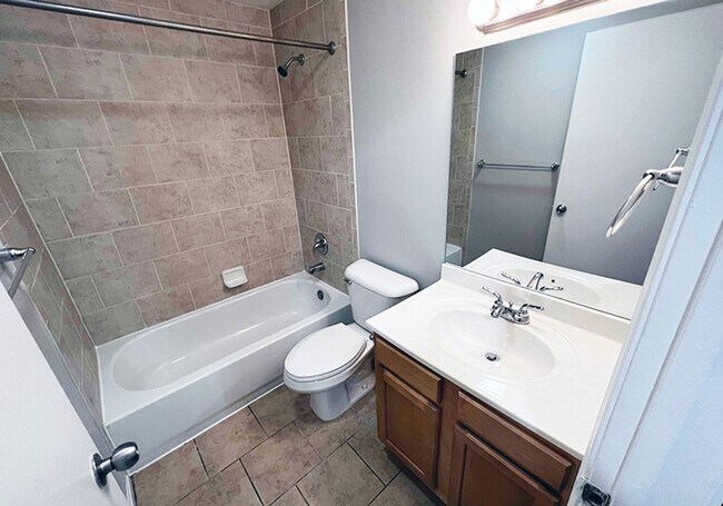 Foto del edificio - 525 Lowell Ave