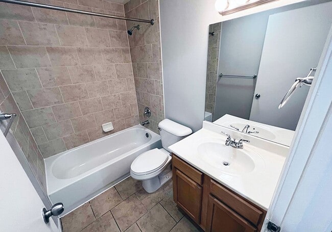 Building Photo - 525 Lowell Ave