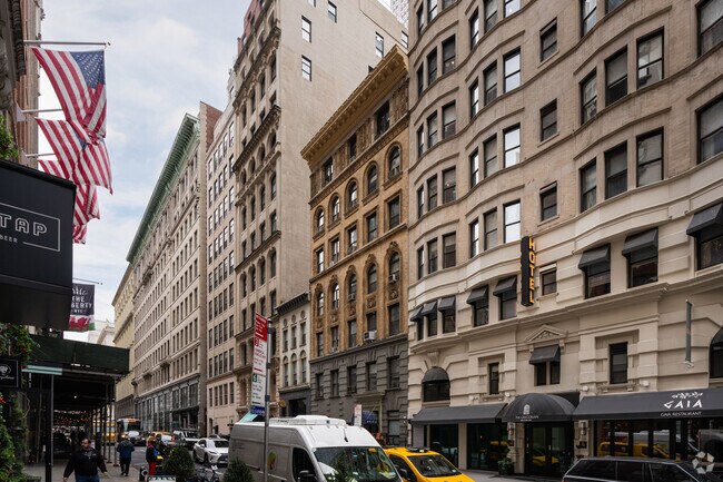 Foto del edificio - 36 W 35 St