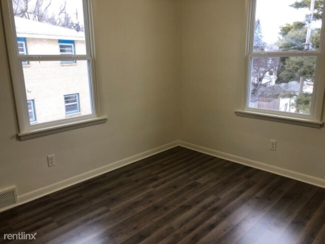 Foto del edificio - 1914 Lake Point Dr